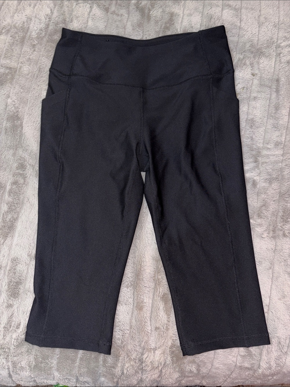 32 Degrees Black Capri Active Ribbed Leggings with Side Pockets